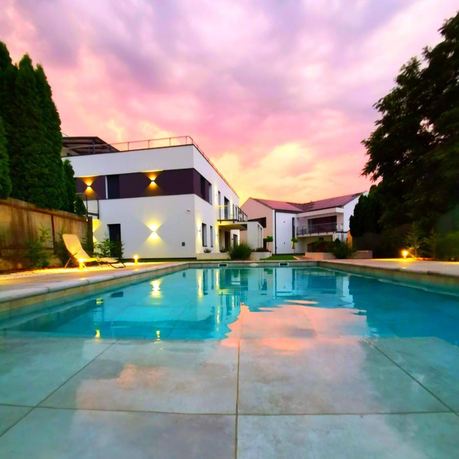 Lavida Deluxe Villa Hajdúszoboszló מראה חיצוני תמונה
